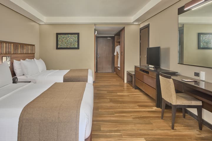 Two Seasons Coron Bayside Hotel