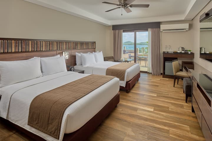 Two Seasons Coron Bayside Hotel