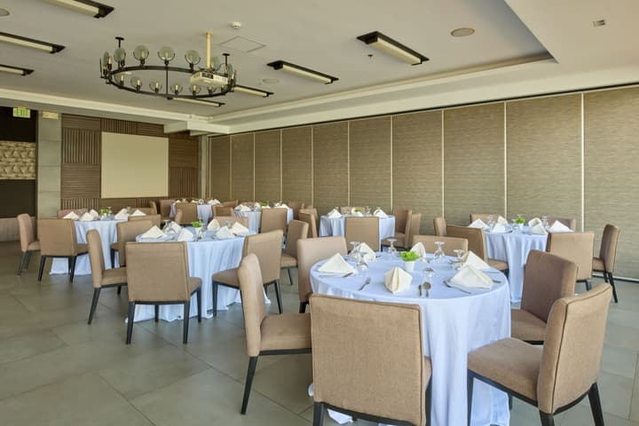 Two Seasons Coron Bayside Hotel
