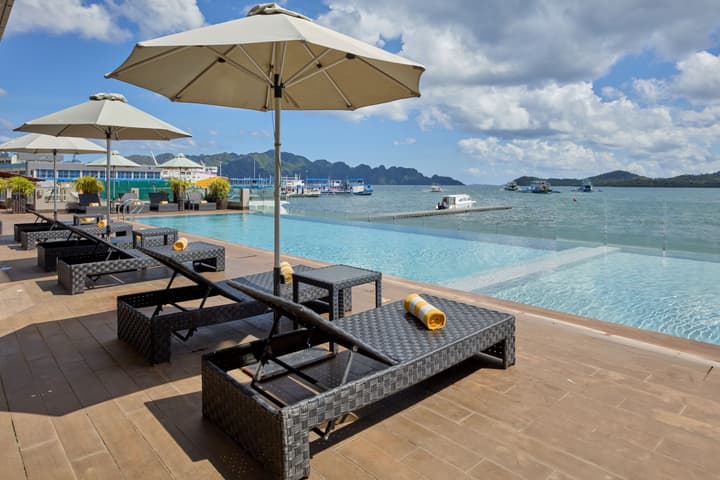 Two Seasons Coron Bayside Hotel