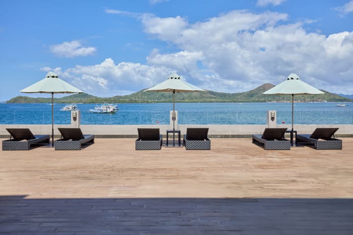 Two Seasons Coron Bayside Hotel
