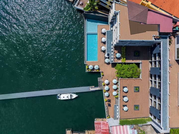 Two Seasons Coron Bayside Hotel