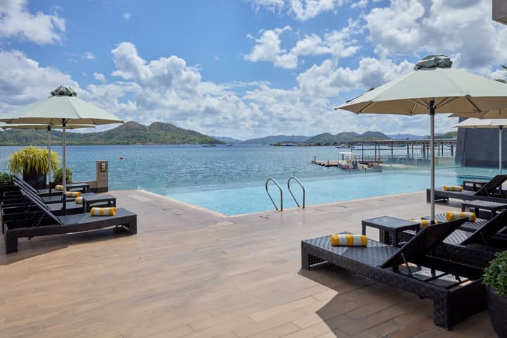 Two Seasons Coron Bayside Hotel