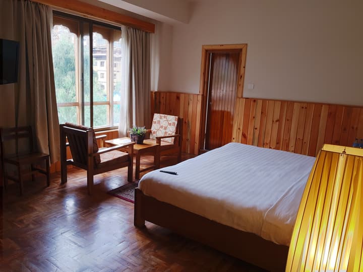 Khamsum Inn