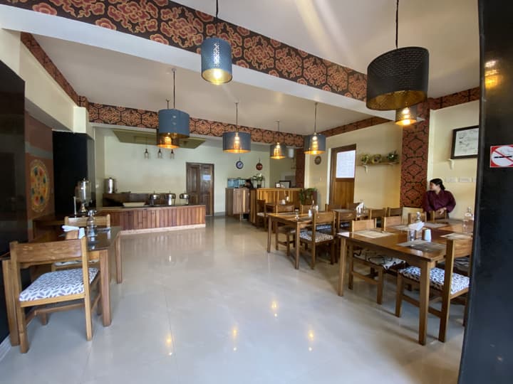 Khamsum Inn