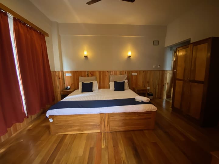 Khamsum Inn