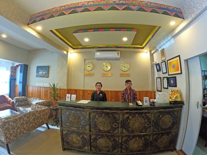 Khamsum Inn