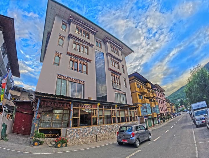 Khamsum Inn