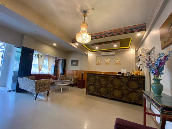 Khamsum Inn