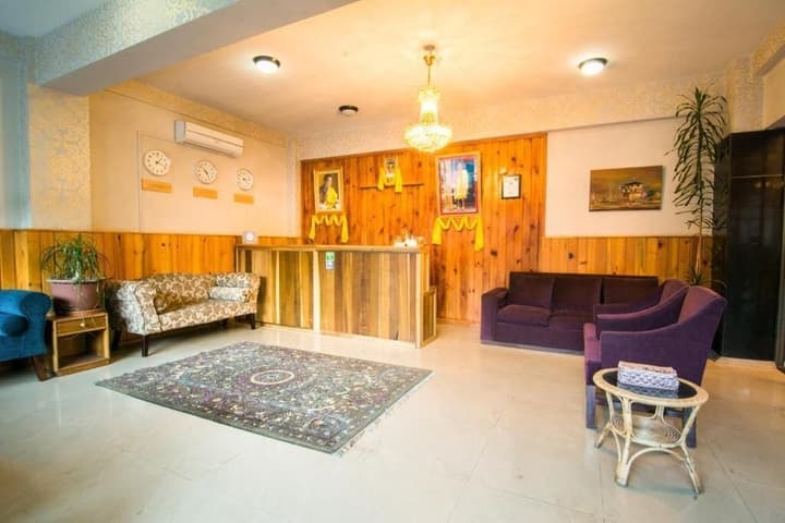 Khamsum Inn