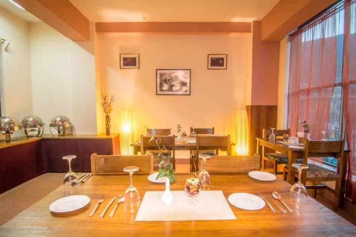Khamsum Inn