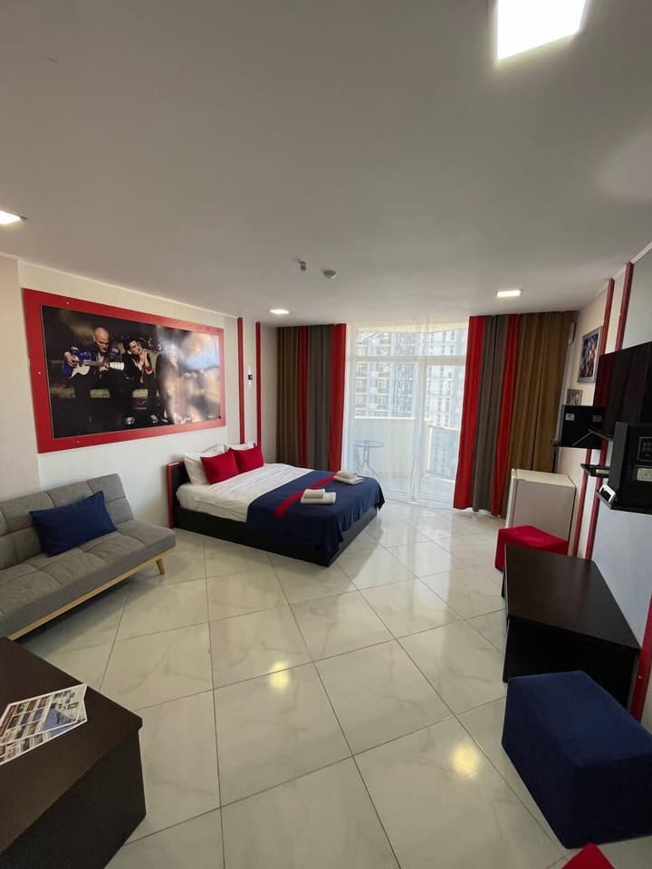 Rock Hotel First Line