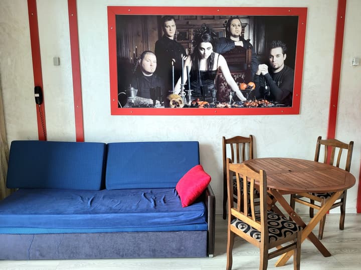 Rock Hotel First Line