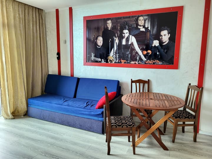 Rock Hotel First Line