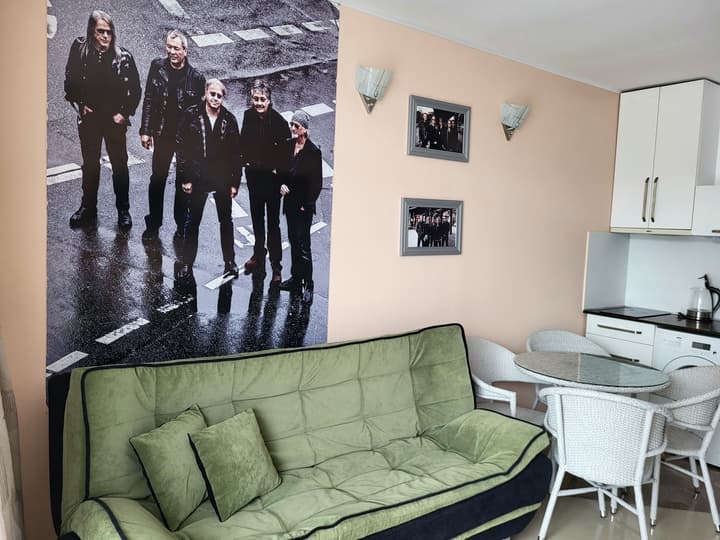 Rock Hotel First Line