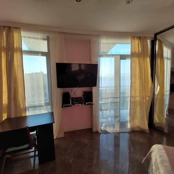Rock Hotel First Line