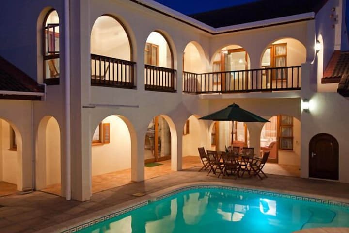 Penguino Guest House