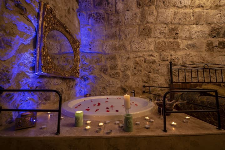 Sunak Cave Hotel