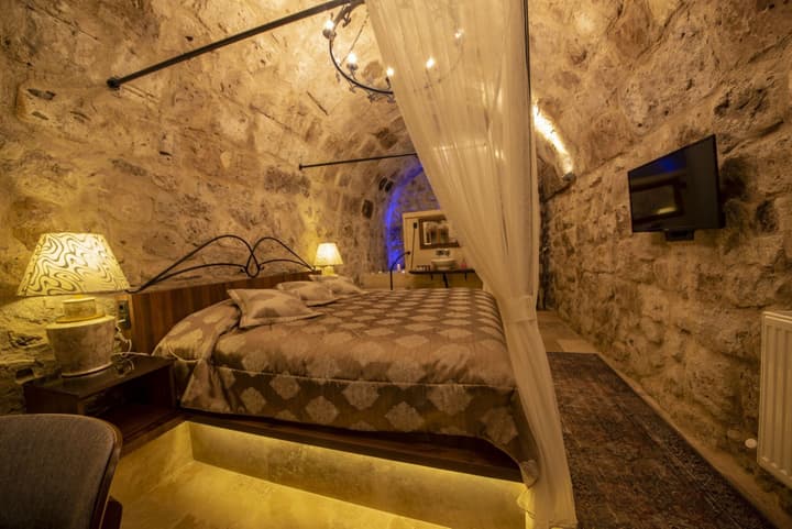 Sunak Cave Hotel