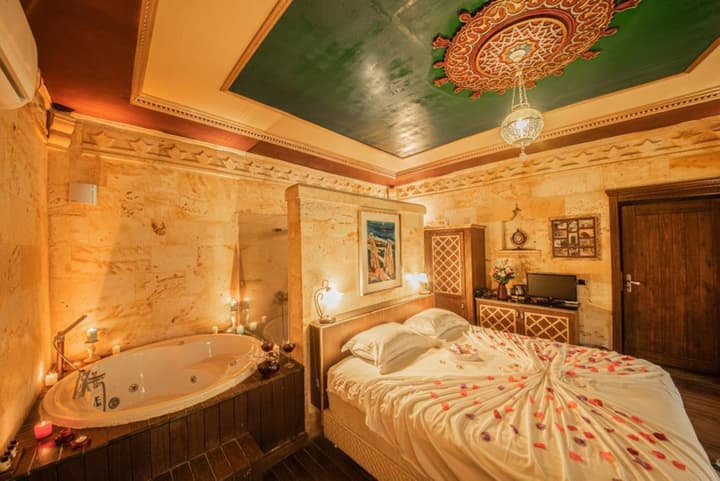 Sunak Cave Hotel