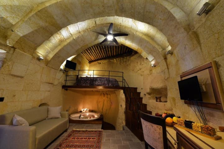 Sunak Cave Hotel
