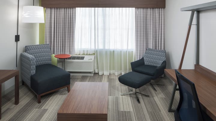 Holiday Inn Express & Suites Orlando at SeaWorld by IHG