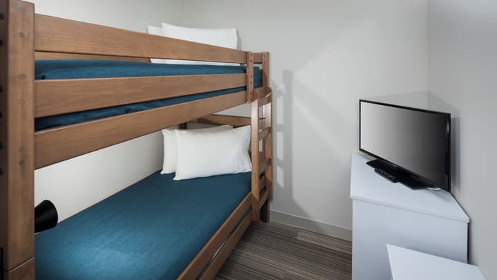 Holiday Inn Express & Suites Orlando at SeaWorld by IHG