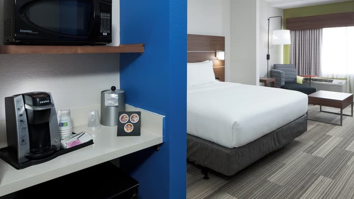 Holiday Inn Express & Suites Orlando at SeaWorld by IHG