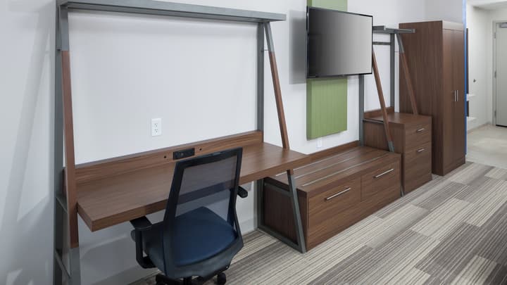 Holiday Inn Express & Suites Orlando at SeaWorld by IHG
