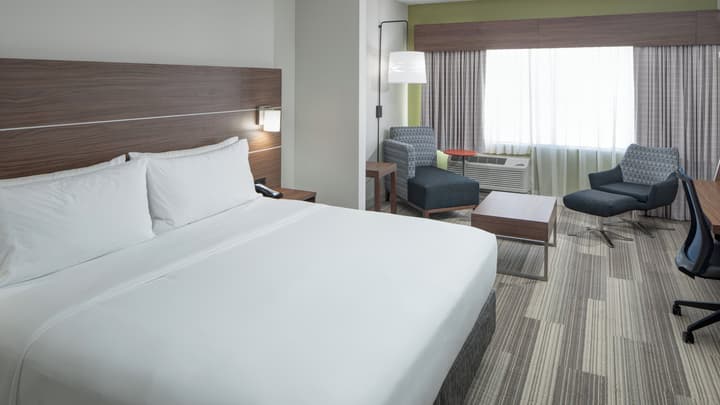 Holiday Inn Express & Suites Orlando at SeaWorld by IHG