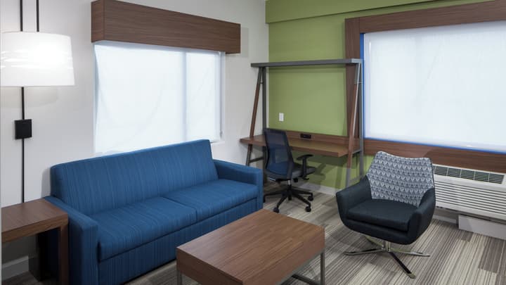 Holiday Inn Express & Suites Orlando at SeaWorld by IHG