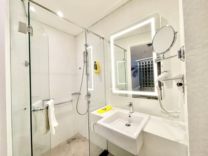 YELLO Hotel Harmoni Jakarta