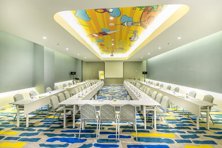 YELLO Hotel Harmoni Jakarta