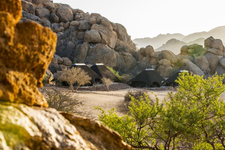 Ai Aiba - The Rockpainting Lodge