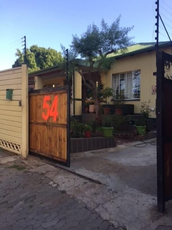 Cottage In Orange Grove