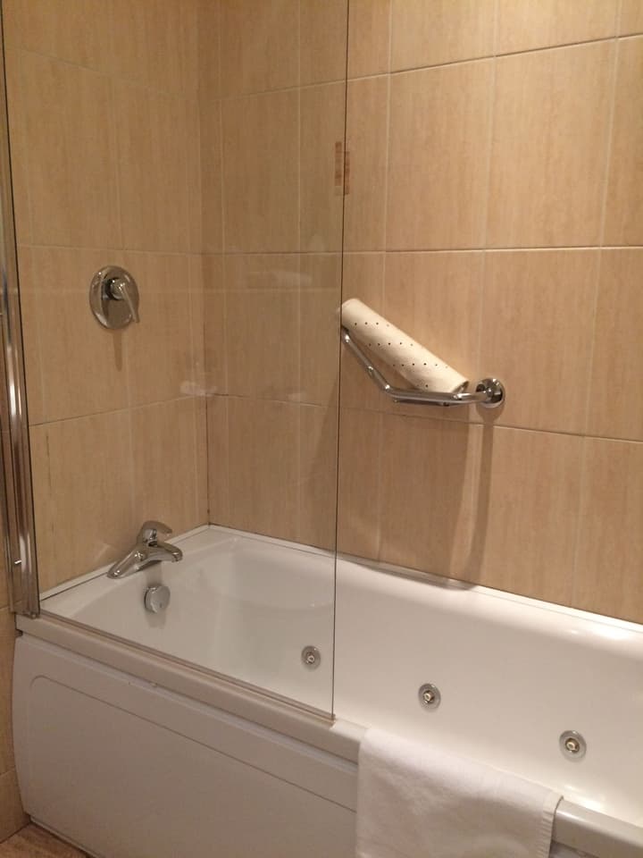 Eviston House Hotel
