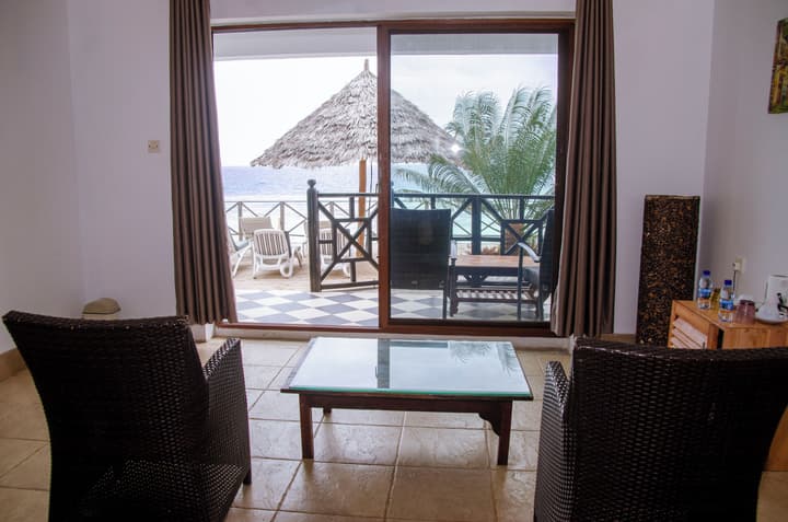 Langi Langi Beach Bungalows