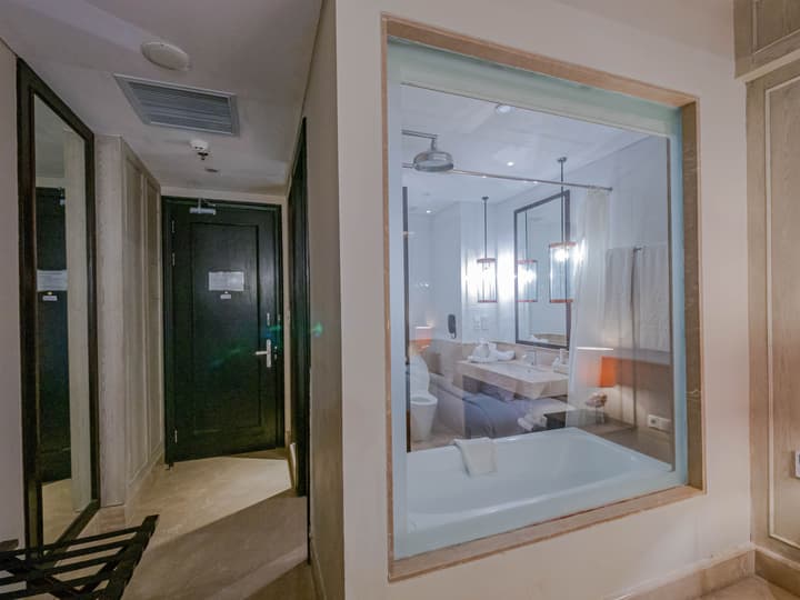 Jambuluwuk Oceano Seminyak Hotel