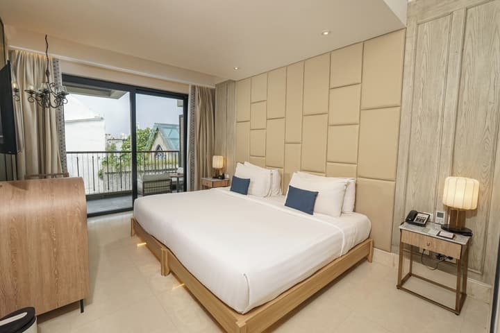 Jambuluwuk Oceano Seminyak Hotel
