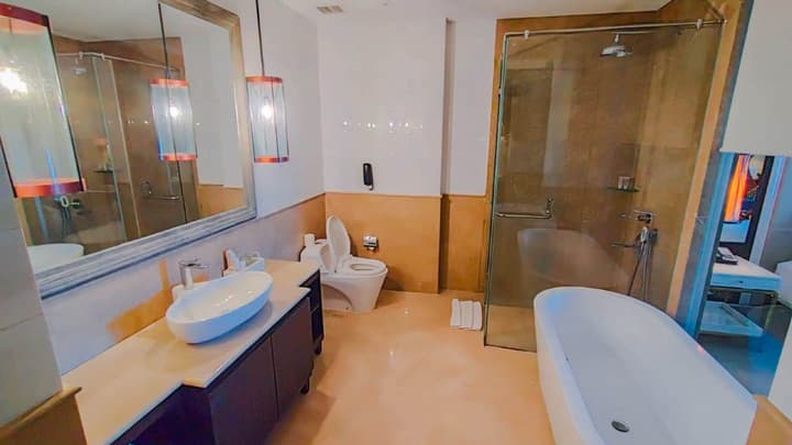 Jambuluwuk Oceano Seminyak Hotel