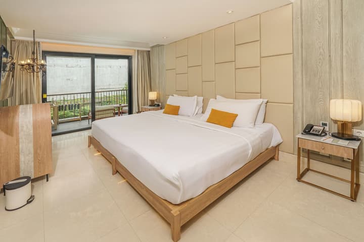 Jambuluwuk Oceano Seminyak Hotel