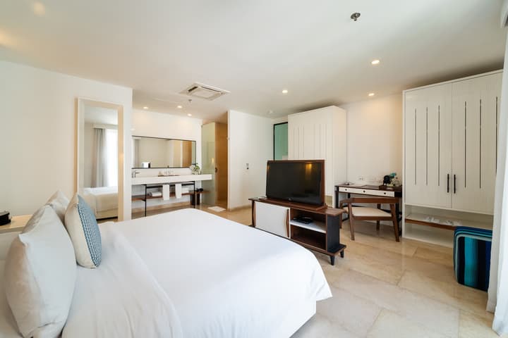 Nacar Hotel Cartagena, Curio Collection by Hilton