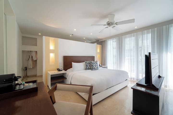Nacar Hotel Cartagena, Curio Collection by Hilton
