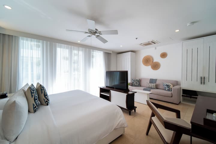 Nacar Hotel Cartagena, Curio Collection by Hilton