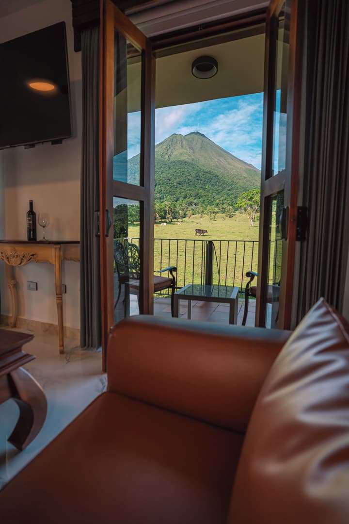 Paradise Hot Springs - Thermal Water & Volcano Views