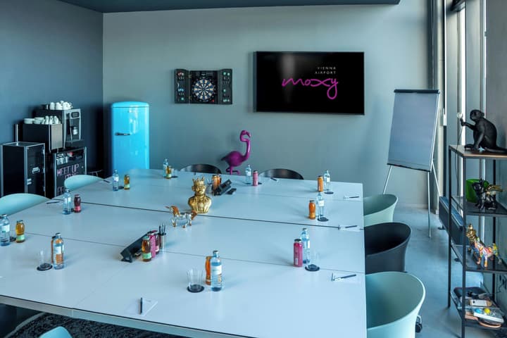 Moxy Vienna Airport