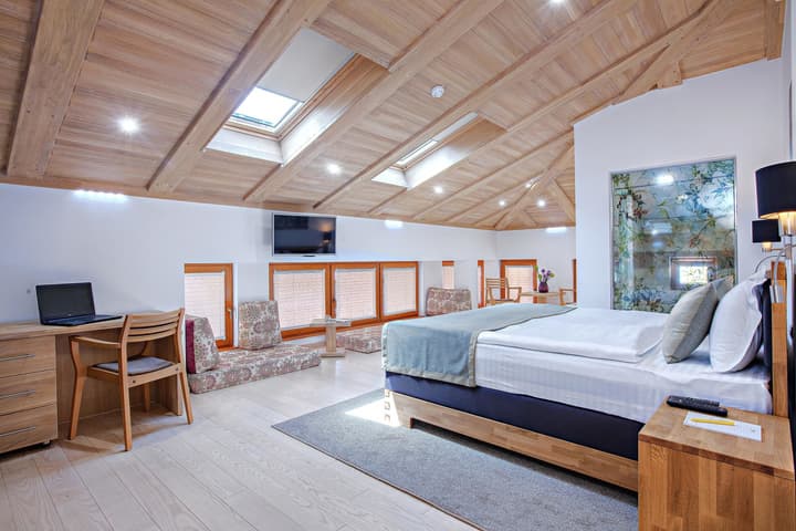 Hotel Aziza