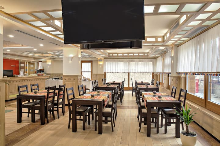 Hotel Aziza