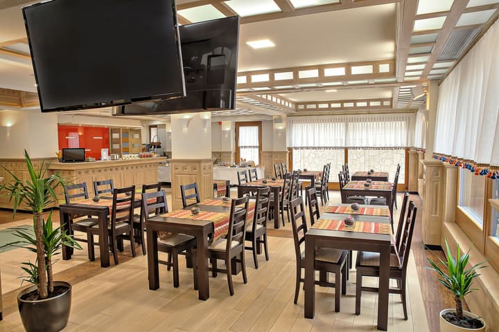 Hotel Aziza