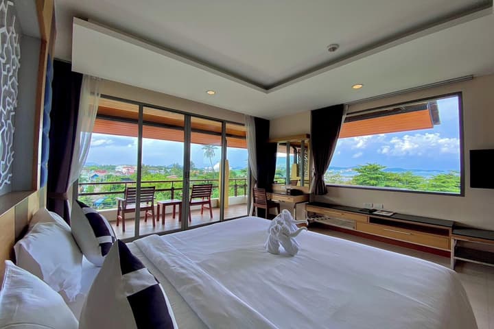 Aqua Resort Phuket - Near Beach and Chalong Pier